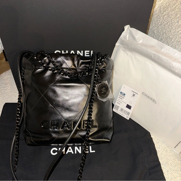 🌴SOLD🌴 NWT FULL SET Chanel 22 Mini SO BLACK Lambskin leather 24C New Release - Picture 2 of 8
